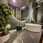 Apartment Ceglana Park - Prywatny Parking - Piekne Osiedle - Nowe Luksusowe Mieszkanie Z Biurkiem *