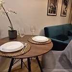 Ceglana Park - Prywatny Parking - Piekne Osiedle - Nowe Luksusowe Mieszkanie Z Biurkiem *