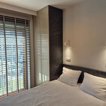 Apartamenty Ceglana Park - Klimatyzacja I Prywatny Parking - Piekne Osiedle - Nowe Luksusowe Mieszkanie Z Biurkiem *