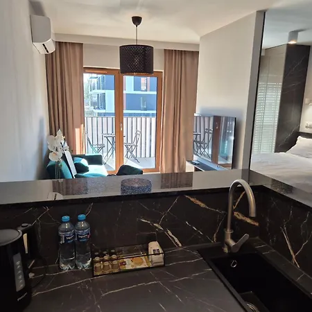 Apartamenty Ceglana Park - Klimatyzacja I Prywatny Parking - Piekne Osiedle - Nowe Luksusowe Mieszkanie Z Biurkiem
