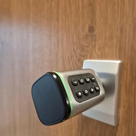 Апартаменты Ceglana Park - Prywatny Parking - Piekne Osiedle - Nowe Luksusowe Mieszkanie Z Biurkiem *