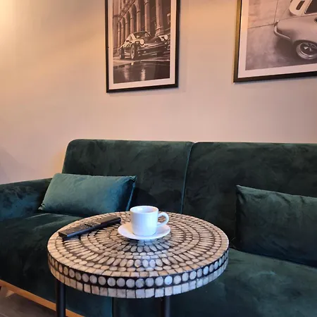 Apartamenty Ceglana Park - Klimatyzacja I Prywatny Parking - Piekne Osiedle - Nowe Luksusowe Mieszkanie Z Biurkiem Appartement *