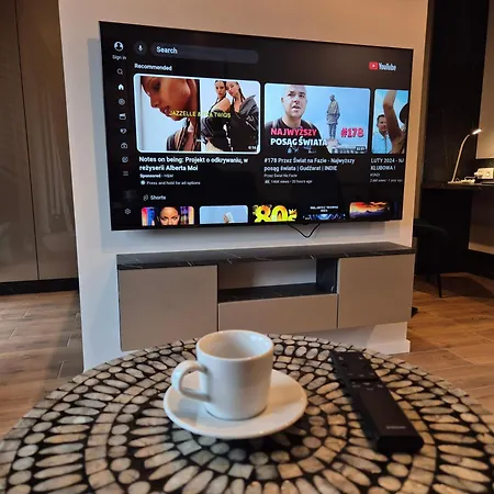 Ceglana Park - Prywatny Parking - Piekne Osiedle - Nowe Luksusowe Mieszkanie Z Biurkiem