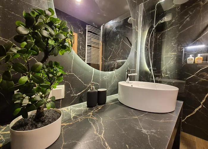 Апартаменты Ceglana Park - Prywatny Parking - Piekne Osiedle - Nowe Luksusowe Mieszkanie Z Biurkiem *