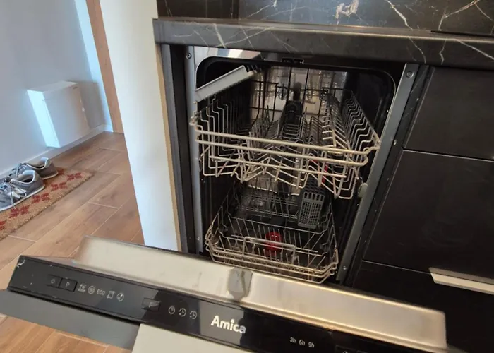 Апартаменты Ceglana Park - Prywatny Parking - Piekne Osiedle - Nowe Luksusowe Mieszkanie Z Biurkiem