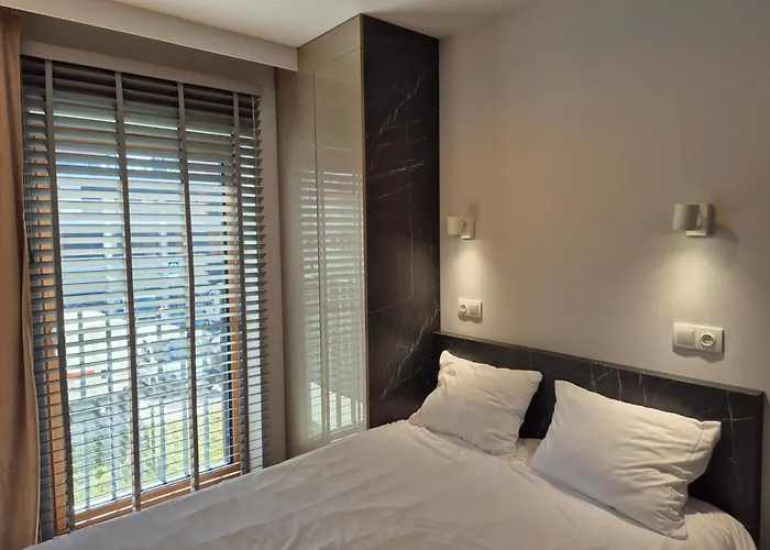 Ceglana Park - Prywatny Parking - Piekne Osiedle - Nowe Luksusowe Mieszkanie Z Biurkiem *