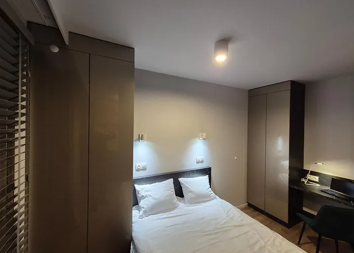 Ceglana Park - Prywatny Parking - Piekne Osiedle - Nowe Luksusowe Mieszkanie Z Biurkiem Апартаменты