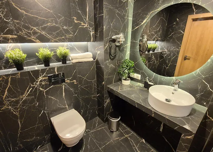 Апартаменты Ceglana Park - Prywatny Parking - Piekne Osiedle - Nowe Luksusowe Mieszkanie Z Biurkiem