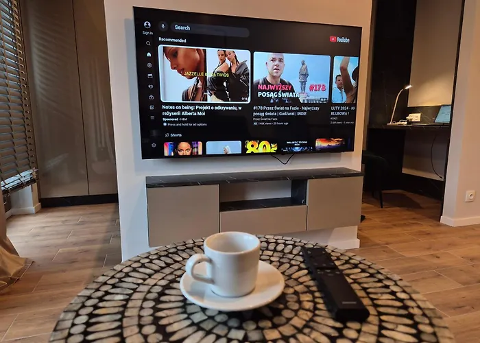 Ceglana Park - Prywatny Parking - Piekne Osiedle - Nowe Luksusowe Mieszkanie Z Biurkiem